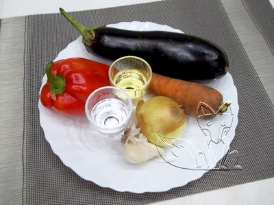 ингредиенты для соленых баклажанов с морковью
